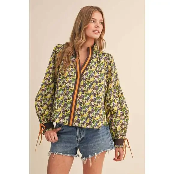 CONTRAST NECKLINE SMOCKED PUFF SLEEVE TOP - Picture 4 of 7